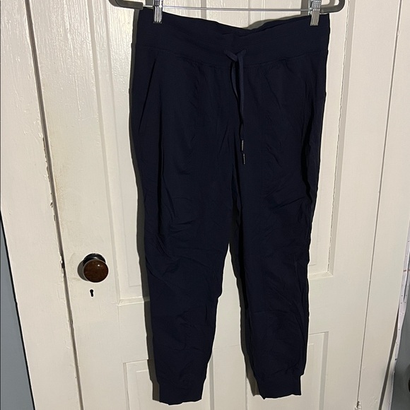 NWOT - Lululemon Size 8 Dance Studio Mid-Rise Jogger 7/8 Length - Picture 2 of 4